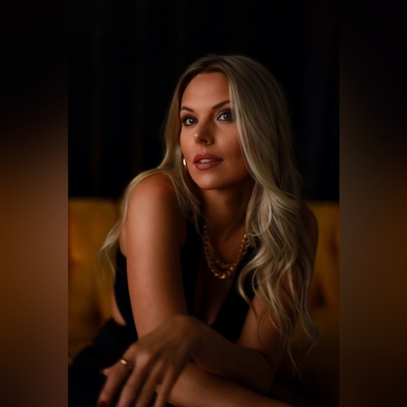 Meet your Posher, Lauren - Picture 11 of 11